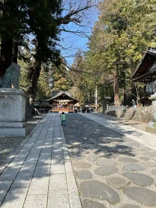 諏訪大社下社春宮の{uncategorized: "未分類", other: "その他", undefined: "問題あり", building: "その他建物", grave: "お墓", sacred_gate: "鳥居", guardian: "狛犬", statue: "像", buddha: "仏像", history: "歴史", nature: "自然", garden: "庭園", animal: "動物", pagoda: "塔", temizu: "手水舎", mountain_gate: "山門・神門", sanctuary: "本殿・本堂", subordinate: "末社・摂社", art: "芸術", scenery: "景色", jizo: "地蔵", ema: "絵馬", goshuin: "御朱印", omikuji: "おみくじ", items: "授与品その他", amulet: "お守り", goshuincho: "御朱印帳", eats: "食事", festival: "お祭り", votive_dance: "神楽", shichigosan: "七五三参", wedding: "結婚式", experience: "体験その他", initially: "初詣", around: "周辺", anti_infection: "感染症対策"}
