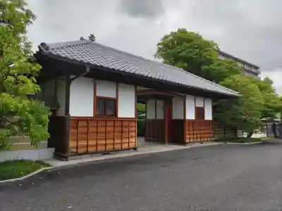 観音寺の山門・神門