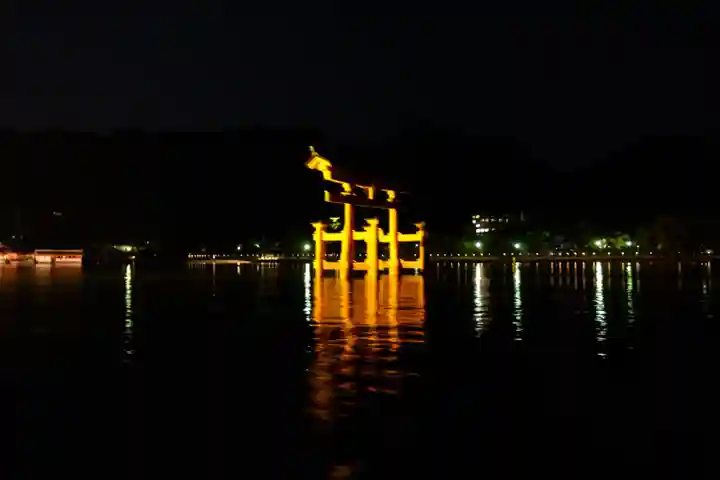 厳島神社(広島県)
