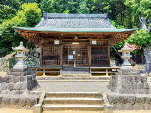 岩上神社の本殿・本堂