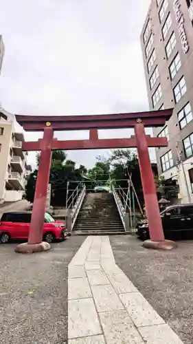 白金氷川神社の鳥居