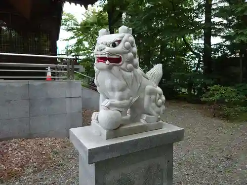 信濃神社の狛犬