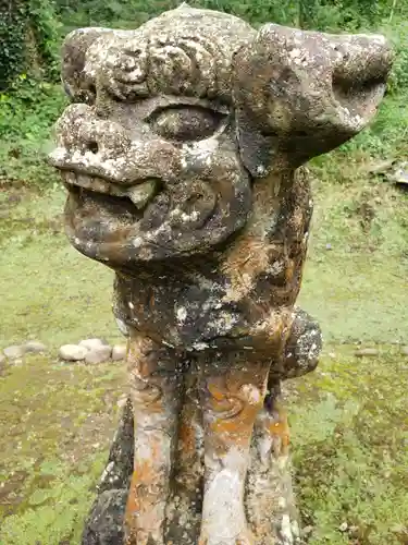 白山神社の狛犬