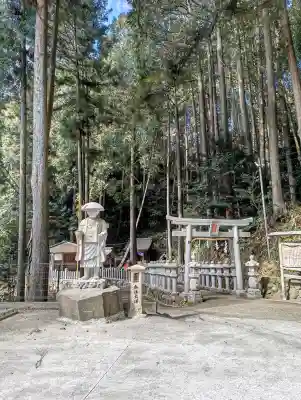 笠山坐神社の{uncategorized: "未分類", other: "その他", undefined: "問題あり", building: "その他建物", grave: "お墓", sacred_gate: "鳥居", guardian: "狛犬", statue: "像", buddha: "仏像", history: "歴史", nature: "自然", garden: "庭園", animal: "動物", pagoda: "塔", temizu: "手水舎", mountain_gate: "山門・神門", sanctuary: "本殿・本堂", subordinate: "末社・摂社", art: "芸術", scenery: "景色", jizo: "地蔵", ema: "絵馬", goshuin: "御朱印", omikuji: "おみくじ", items: "授与品その他", amulet: "お守り", goshuincho: "御朱印帳", eats: "食事", festival: "お祭り", votive_dance: "神楽", shichigosan: "七五三参", wedding: "結婚式", experience: "体験その他", initially: "初詣", around: "周辺", anti_infection: "感染症対策"}