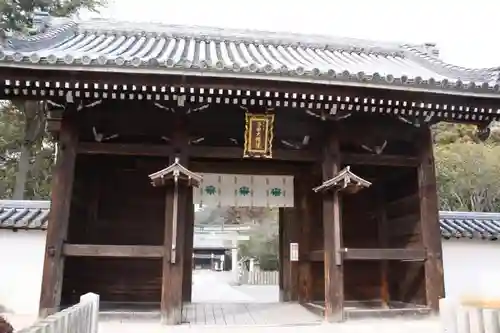 多田神社の山門