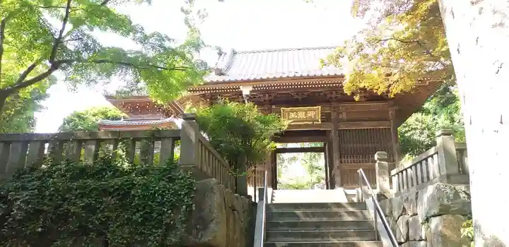 金蔵寺の山門・神門