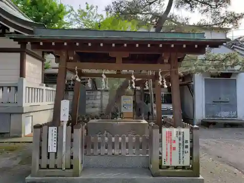 鎧神社の手水舎