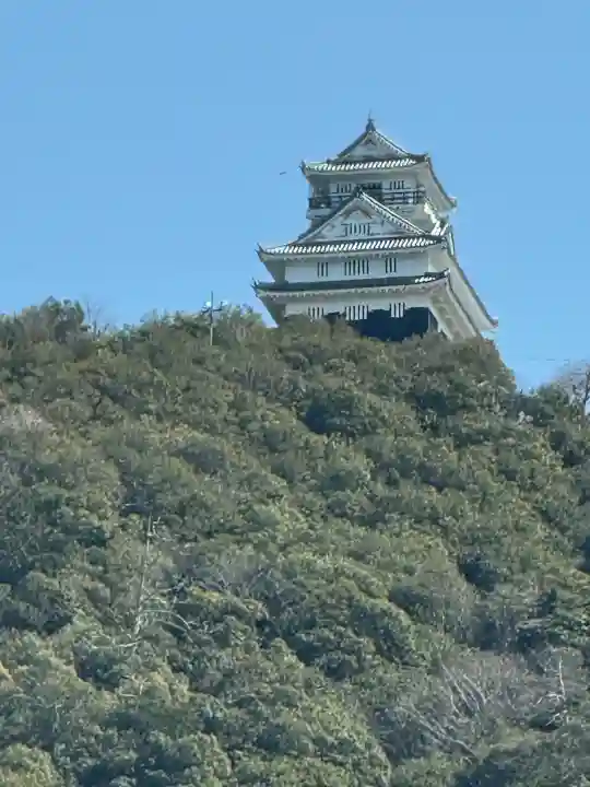 岐阜護國神社の{uncategorized: "未分類", other: "その他", undefined: "問題あり", building: "その他建物", grave: "お墓", sacred_gate: "鳥居", guardian: "狛犬", statue: "像", buddha: "仏像", history: "歴史", nature: "自然", garden: "庭園", animal: "動物", pagoda: "塔", temizu: "手水舎", mountain_gate: "山門・神門", sanctuary: "本殿・本堂", subordinate: "末社・摂社", art: "芸術", scenery: "景色", jizo: "地蔵", ema: "絵馬", goshuin: "御朱印", omikuji: "おみくじ", items: "授与品その他", amulet: "お守り", goshuincho: "御朱印帳", eats: "食事", festival: "お祭り", votive_dance: "神楽", shichigosan: "七五三参", wedding: "結婚式", experience: "体験その他", initially: "初詣", around: "周辺", anti_infection: "感染症対策"}