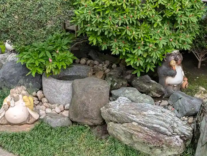根岸山大聖院覺王寺の{uncategorized: "未分類", other: "その他", undefined: "問題あり", building: "その他建物", grave: "お墓", sacred_gate: "鳥居", guardian: "狛犬", statue: "像", buddha: "仏像", history: "歴史", nature: "自然", garden: "庭園", animal: "動物", pagoda: "塔", temizu: "手水舎", mountain_gate: "山門・神門", sanctuary: "本殿・本堂", subordinate: "末社・摂社", art: "芸術", scenery: "景色", jizo: "地蔵", ema: "絵馬", goshuin: "御朱印", omikuji: "おみくじ", items: "授与品その他", amulet: "お守り", goshuincho: "御朱印帳", eats: "食事", festival: "お祭り", votive_dance: "神楽", shichigosan: "七五三参", wedding: "結婚式", experience: "体験その他", initially: "初詣", around: "周辺", anti_infection: "感染症対策"}