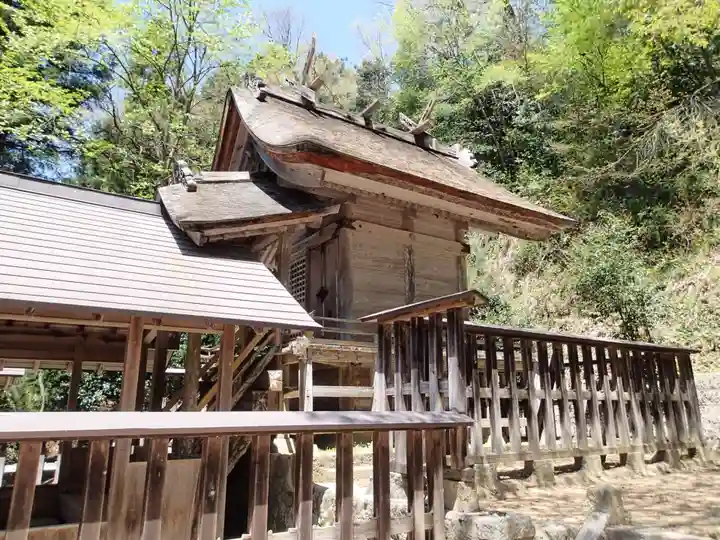 鬼神神社の本殿・本堂
