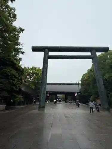 靖國神社の{uncategorized: "未分類", other: "その他", undefined: "問題あり", building: "その他建物", grave: "お墓", sacred_gate: "鳥居", guardian: "狛犬", statue: "像", buddha: "仏像", history: "歴史", nature: "自然", garden: "庭園", animal: "動物", pagoda: "塔", temizu: "手水舎", mountain_gate: "山門・神門", sanctuary: "本殿・本堂", subordinate: "末社・摂社", art: "芸術", scenery: "景色", jizo: "地蔵", ema: "絵馬", goshuin: "御朱印", omikuji: "おみくじ", items: "授与品その他", amulet: "お守り", goshuincho: "御朱印帳", eats: "食事", festival: "お祭り", votive_dance: "神楽", shichigosan: "七五三参", wedding: "結婚式", experience: "体験その他", initially: "初詣", around: "周辺", anti_infection: "感染症対策"}
