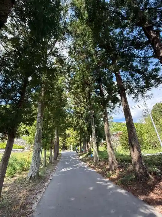 葛城一言主神社の{uncategorized: "未分類", other: "その他", undefined: "問題あり", building: "その他建物", grave: "お墓", sacred_gate: "鳥居", guardian: "狛犬", statue: "像", buddha: "仏像", history: "歴史", nature: "自然", garden: "庭園", animal: "動物", pagoda: "塔", temizu: "手水舎", mountain_gate: "山門・神門", sanctuary: "本殿・本堂", subordinate: "末社・摂社", art: "芸術", scenery: "景色", jizo: "地蔵", ema: "絵馬", goshuin: "御朱印", omikuji: "おみくじ", items: "授与品その他", amulet: "お守り", goshuincho: "御朱印帳", eats: "食事", festival: "お祭り", votive_dance: "神楽", shichigosan: "七五三参", wedding: "結婚式", experience: "体験その他", initially: "初詣", around: "周辺", anti_infection: "感染症対策"}