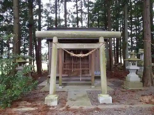 八雲神社・境内飯豊和気神社遥拝殿の鳥居