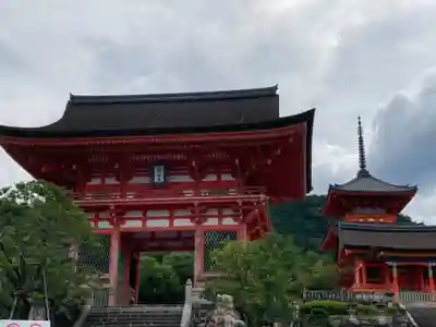 清水寺の山門・神門