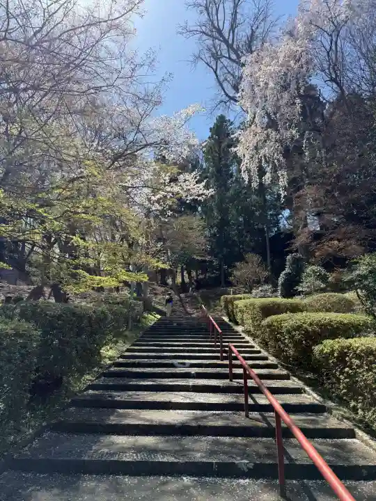 三春大神宮の{uncategorized: "未分類", other: "その他", undefined: "問題あり", building: "その他建物", grave: "お墓", sacred_gate: "鳥居", guardian: "狛犬", statue: "像", buddha: "仏像", history: "歴史", nature: "自然", garden: "庭園", animal: "動物", pagoda: "塔", temizu: "手水舎", mountain_gate: "山門・神門", sanctuary: "本殿・本堂", subordinate: "末社・摂社", art: "芸術", scenery: "景色", jizo: "地蔵", ema: "絵馬", goshuin: "御朱印", omikuji: "おみくじ", items: "授与品その他", amulet: "お守り", goshuincho: "御朱印帳", eats: "食事", festival: "お祭り", votive_dance: "神楽", shichigosan: "七五三参", wedding: "結婚式", experience: "体験その他", initially: "初詣", around: "周辺", anti_infection: "感染症対策"}