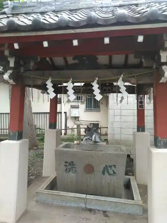道々橋八幡神社の手水舎