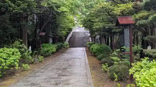 北見神社の庭園