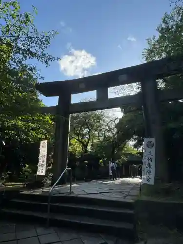 上野東照宮の{uncategorized: "未分類", other: "その他", undefined: "問題あり", building: "その他建物", grave: "お墓", sacred_gate: "鳥居", guardian: "狛犬", statue: "像", buddha: "仏像", history: "歴史", nature: "自然", garden: "庭園", animal: "動物", pagoda: "塔", temizu: "手水舎", mountain_gate: "山門・神門", sanctuary: "本殿・本堂", subordinate: "末社・摂社", art: "芸術", scenery: "景色", jizo: "地蔵", ema: "絵馬", goshuin: "御朱印", omikuji: "おみくじ", items: "授与品その他", amulet: "お守り", goshuincho: "御朱印帳", eats: "食事", festival: "お祭り", votive_dance: "神楽", shichigosan: "七五三参", wedding: "結婚式", experience: "体験その他", initially: "初詣", around: "周辺", anti_infection: "感染症対策"}