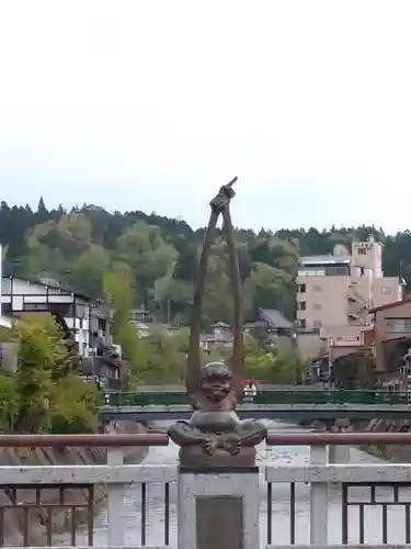 秋葉神社の像