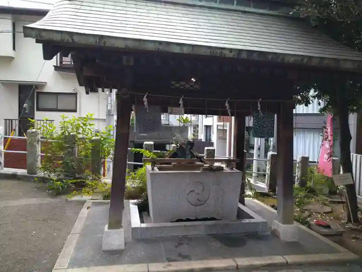 多田神社の手水舎