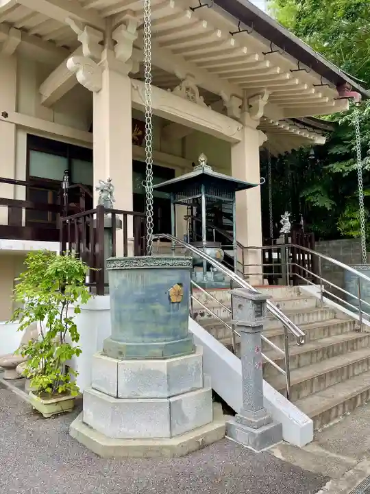 医王寺の本殿・本堂