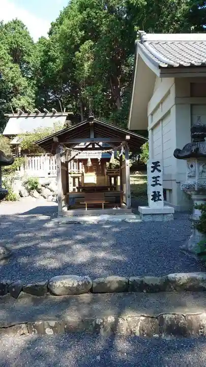 伊奈冨神社の末社・摂社