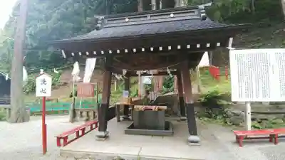梨郷神社の手水舎