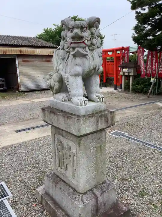 秋葉三尺坊大士 大士堂(秋葉教会)の狛犬