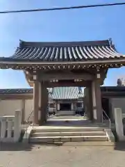 海寳寺の山門