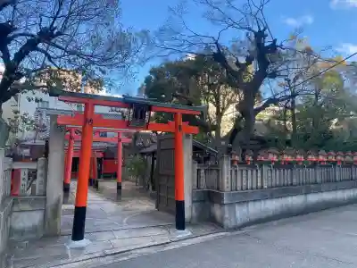 赤土稲荷大明神の{uncategorized: "未分類", other: "その他", undefined: "問題あり", building: "その他建物", grave: "お墓", sacred_gate: "鳥居", guardian: "狛犬", statue: "像", buddha: "仏像", history: "歴史", nature: "自然", garden: "庭園", animal: "動物", pagoda: "塔", temizu: "手水舎", mountain_gate: "山門・神門", sanctuary: "本殿・本堂", subordinate: "末社・摂社", art: "芸術", scenery: "景色", jizo: "地蔵", ema: "絵馬", goshuin: "御朱印", omikuji: "おみくじ", items: "授与品その他", amulet: "お守り", goshuincho: "御朱印帳", eats: "食事", festival: "お祭り", votive_dance: "神楽", shichigosan: "七五三参", wedding: "結婚式", experience: "体験その他", initially: "初詣", around: "周辺", anti_infection: "感染症対策"}