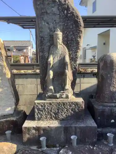 神明社（楽田横町）の像