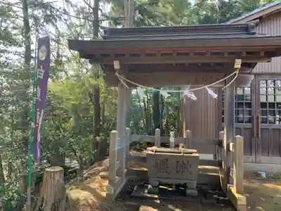 白鳥神社の手水舎