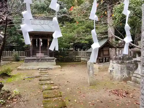 乎疑原神社の末社