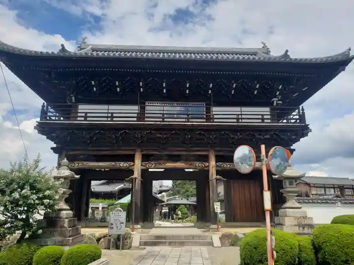 新善光寺の山門・神門