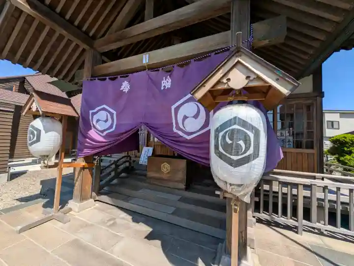 亀田龍神社の{uncategorized: "未分類", other: "その他", undefined: "問題あり", building: "その他建物", grave: "お墓", sacred_gate: "鳥居", guardian: "狛犬", statue: "像", buddha: "仏像", history: "歴史", nature: "自然", garden: "庭園", animal: "動物", pagoda: "塔", temizu: "手水舎", mountain_gate: "山門・神門", sanctuary: "本殿・本堂", subordinate: "末社・摂社", art: "芸術", scenery: "景色", jizo: "地蔵", ema: "絵馬", goshuin: "御朱印", omikuji: "おみくじ", items: "授与品その他", amulet: "お守り", goshuincho: "御朱印帳", eats: "食事", festival: "お祭り", votive_dance: "神楽", shichigosan: "七五三参", wedding: "結婚式", experience: "体験その他", initially: "初詣", around: "周辺", anti_infection: "感染症対策"}