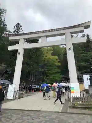 諏訪大社の{uncategorized: "未分類", other: "その他", undefined: "問題あり", building: "その他建物", grave: "お墓", sacred_gate: "鳥居", guardian: "狛犬", statue: "像", buddha: "仏像", history: "歴史", nature: "自然", garden: "庭園", animal: "動物", pagoda: "塔", temizu: "手水舎", mountain_gate: "山門・神門", sanctuary: "本殿・本堂", subordinate: "末社・摂社", art: "芸術", scenery: "景色", jizo: "地蔵", ema: "絵馬", goshuin: "御朱印", omikuji: "おみくじ", items: "授与品その他", amulet: "お守り", goshuincho: "御朱印帳", eats: "食事", festival: "お祭り", votive_dance: "神楽", shichigosan: "七五三参", wedding: "結婚式", experience: "体験その他", initially: "初詣", around: "周辺", anti_infection: "感染症対策"}