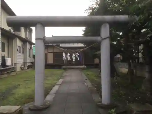 尾萬稲荷神社の鳥居