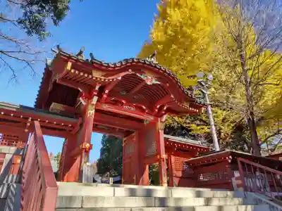 秩父神社の山門・神門
