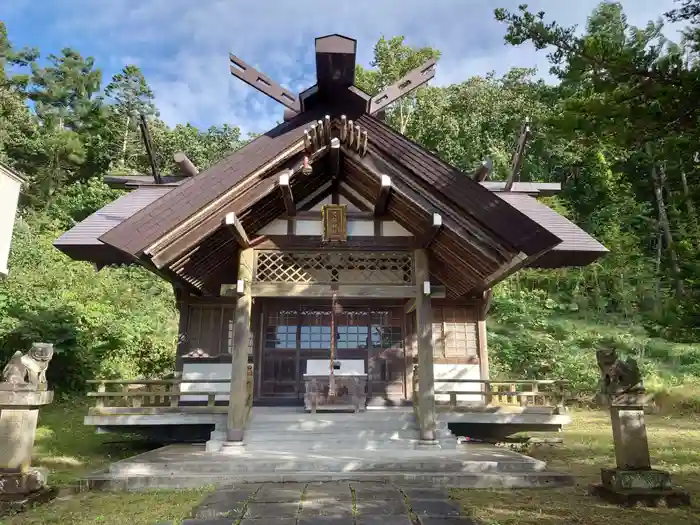 忠類神社の本殿