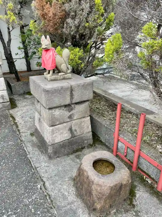 豊川稲荷(藤沢さいか屋)の{uncategorized: "未分類", other: "その他", undefined: "問題あり", building: "その他建物", grave: "お墓", sacred_gate: "鳥居", guardian: "狛犬", statue: "像", buddha: "仏像", history: "歴史", nature: "自然", garden: "庭園", animal: "動物", pagoda: "塔", temizu: "手水舎", mountain_gate: "山門・神門", sanctuary: "本殿・本堂", subordinate: "末社・摂社", art: "芸術", scenery: "景色", jizo: "地蔵", ema: "絵馬", goshuin: "御朱印", omikuji: "おみくじ", items: "授与品その他", amulet: "お守り", goshuincho: "御朱印帳", eats: "食事", festival: "お祭り", votive_dance: "神楽", shichigosan: "七五三参", wedding: "結婚式", experience: "体験その他", initially: "初詣", around: "周辺", anti_infection: "感染症対策"}