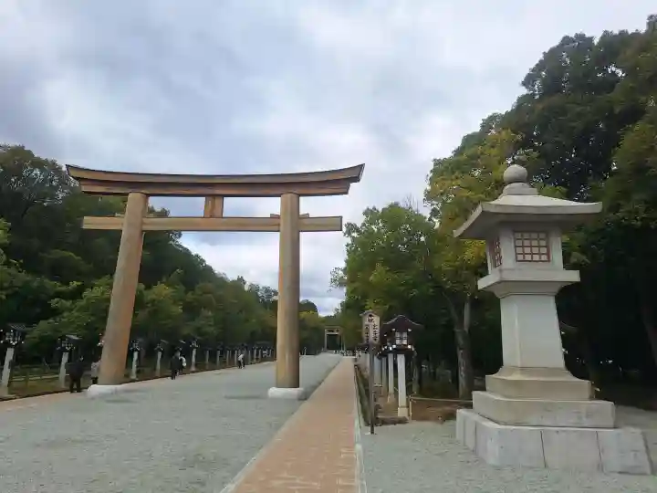 橿原神宮の{uncategorized: "未分類", other: "その他", undefined: "問題あり", building: "その他建物", grave: "お墓", sacred_gate: "鳥居", guardian: "狛犬", statue: "像", buddha: "仏像", history: "歴史", nature: "自然", garden: "庭園", animal: "動物", pagoda: "塔", temizu: "手水舎", mountain_gate: "山門・神門", sanctuary: "本殿・本堂", subordinate: "末社・摂社", art: "芸術", scenery: "景色", jizo: "地蔵", ema: "絵馬", goshuin: "御朱印", omikuji: "おみくじ", items: "授与品その他", amulet: "お守り", goshuincho: "御朱印帳", eats: "食事", festival: "お祭り", votive_dance: "神楽", shichigosan: "七五三参", wedding: "結婚式", experience: "体験その他", initially: "初詣", around: "周辺", anti_infection: "感染症対策"}