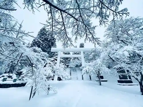 土津神社｜こどもと出世の神さまの鳥居