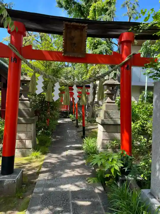 徳持神社の{uncategorized: "未分類", other: "その他", undefined: "問題あり", building: "その他建物", grave: "お墓", sacred_gate: "鳥居", guardian: "狛犬", statue: "像", buddha: "仏像", history: "歴史", nature: "自然", garden: "庭園", animal: "動物", pagoda: "塔", temizu: "手水舎", mountain_gate: "山門・神門", sanctuary: "本殿・本堂", subordinate: "末社・摂社", art: "芸術", scenery: "景色", jizo: "地蔵", ema: "絵馬", goshuin: "御朱印", omikuji: "おみくじ", items: "授与品その他", amulet: "お守り", goshuincho: "御朱印帳", eats: "食事", festival: "お祭り", votive_dance: "神楽", shichigosan: "七五三参", wedding: "結婚式", experience: "体験その他", initially: "初詣", around: "周辺", anti_infection: "感染症対策"}