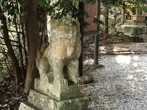 葛木御歳神社の狛犬