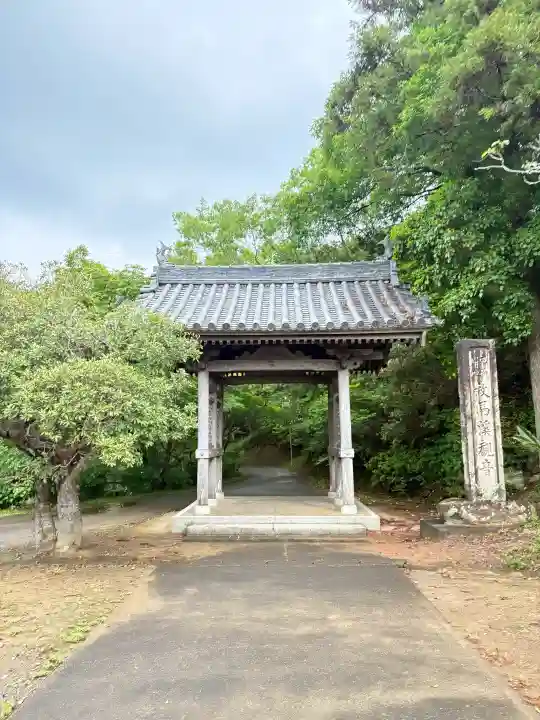 救馬溪観音の{uncategorized: "未分類", other: "その他", undefined: "問題あり", building: "その他建物", grave: "お墓", sacred_gate: "鳥居", guardian: "狛犬", statue: "像", buddha: "仏像", history: "歴史", nature: "自然", garden: "庭園", animal: "動物", pagoda: "塔", temizu: "手水舎", mountain_gate: "山門・神門", sanctuary: "本殿・本堂", subordinate: "末社・摂社", art: "芸術", scenery: "景色", jizo: "地蔵", ema: "絵馬", goshuin: "御朱印", omikuji: "おみくじ", items: "授与品その他", amulet: "お守り", goshuincho: "御朱印帳", eats: "食事", festival: "お祭り", votive_dance: "神楽", shichigosan: "七五三参", wedding: "結婚式", experience: "体験その他", initially: "初詣", around: "周辺", anti_infection: "感染症対策"}
