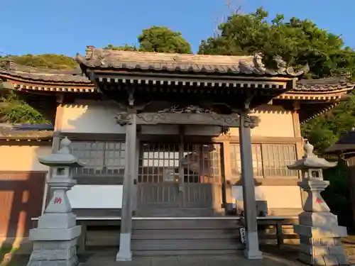 若宮八幡神社の本殿・本堂