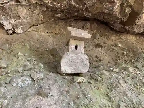 深草岩屋観音堂（深草山瑞岩寺奥院）の末社・摂社