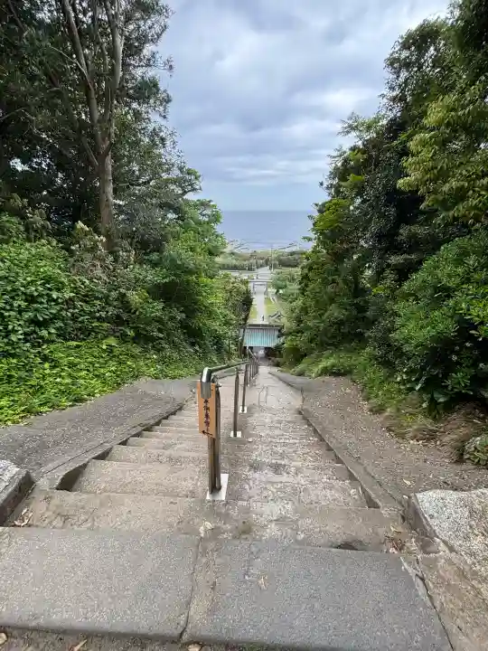 洲崎神社の{uncategorized: "未分類", other: "その他", undefined: "問題あり", building: "その他建物", grave: "お墓", sacred_gate: "鳥居", guardian: "狛犬", statue: "像", buddha: "仏像", history: "歴史", nature: "自然", garden: "庭園", animal: "動物", pagoda: "塔", temizu: "手水舎", mountain_gate: "山門・神門", sanctuary: "本殿・本堂", subordinate: "末社・摂社", art: "芸術", scenery: "景色", jizo: "地蔵", ema: "絵馬", goshuin: "御朱印", omikuji: "おみくじ", items: "授与品その他", amulet: "お守り", goshuincho: "御朱印帳", eats: "食事", festival: "お祭り", votive_dance: "神楽", shichigosan: "七五三参", wedding: "結婚式", experience: "体験その他", initially: "初詣", around: "周辺", anti_infection: "感染症対策"}