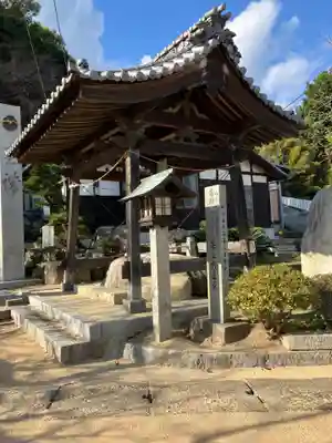 勝岡八幡神社の手水舎
