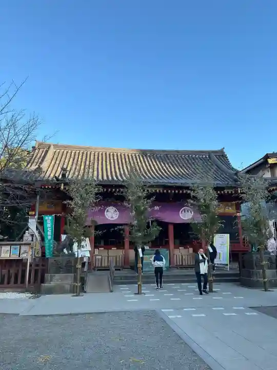 浅草神社の{uncategorized: "未分類", other: "その他", undefined: "問題あり", building: "その他建物", grave: "お墓", sacred_gate: "鳥居", guardian: "狛犬", statue: "像", buddha: "仏像", history: "歴史", nature: "自然", garden: "庭園", animal: "動物", pagoda: "塔", temizu: "手水舎", mountain_gate: "山門・神門", sanctuary: "本殿・本堂", subordinate: "末社・摂社", art: "芸術", scenery: "景色", jizo: "地蔵", ema: "絵馬", goshuin: "御朱印", omikuji: "おみくじ", items: "授与品その他", amulet: "お守り", goshuincho: "御朱印帳", eats: "食事", festival: "お祭り", votive_dance: "神楽", shichigosan: "七五三参", wedding: "結婚式", experience: "体験その他", initially: "初詣", around: "周辺", anti_infection: "感染症対策"}